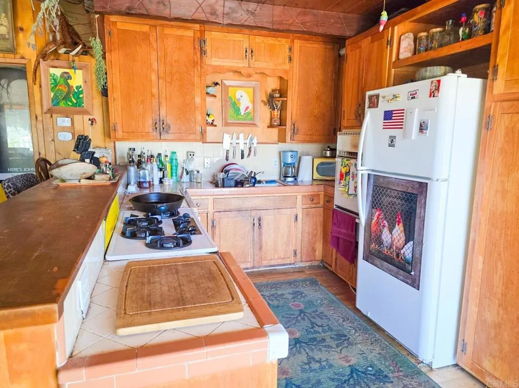 https://cdn.realtyfeed.com/cdn/127/306446164/afdb69e61ab469fcd3cfa14635a20796.webp