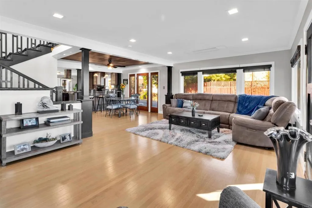 https://cdn.realtyfeed.com/cdn/127/306446373/06dd743593db890473a46ea93ea6d961.webp