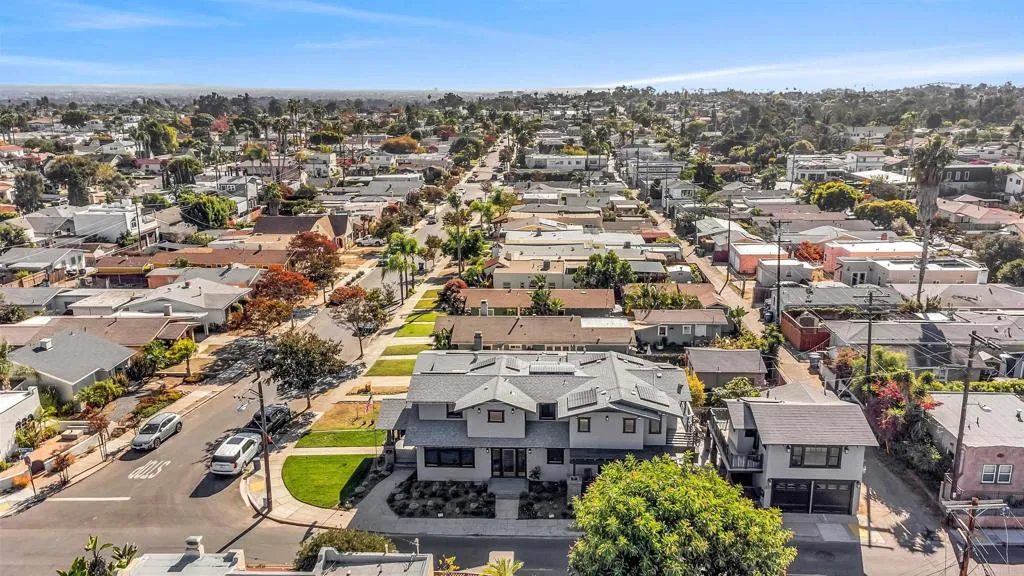 https://cdn.realtyfeed.com/cdn/127/306446373/17ed9210ea97ab30039dabbf20d43c89.webp