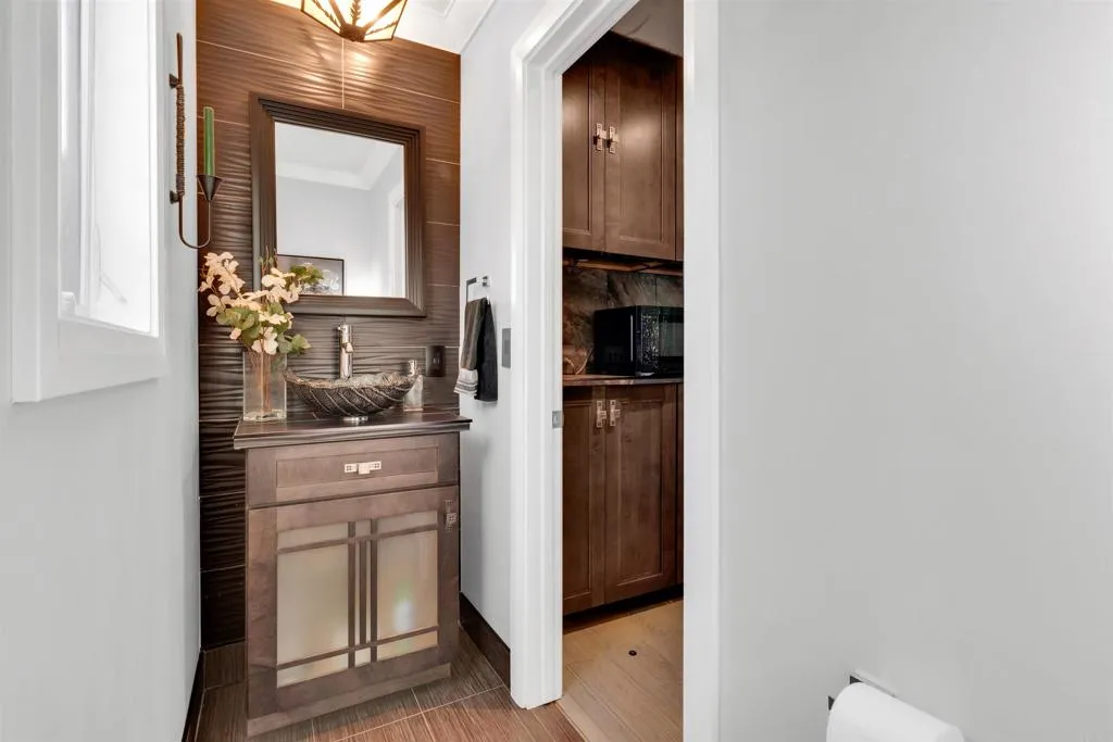 https://cdn.realtyfeed.com/cdn/127/306446373/bdb6e90e038f2988be205514053c04d4.webp
