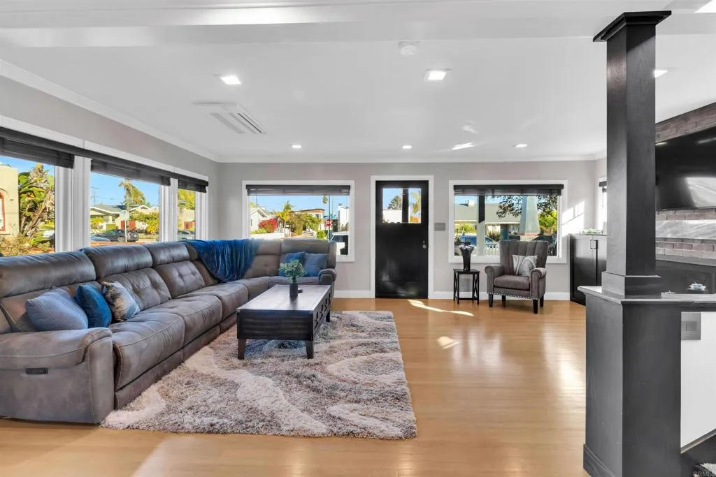 https://cdn.realtyfeed.com/cdn/127/306446373/eea125ef6906786077347df9059c623e.webp