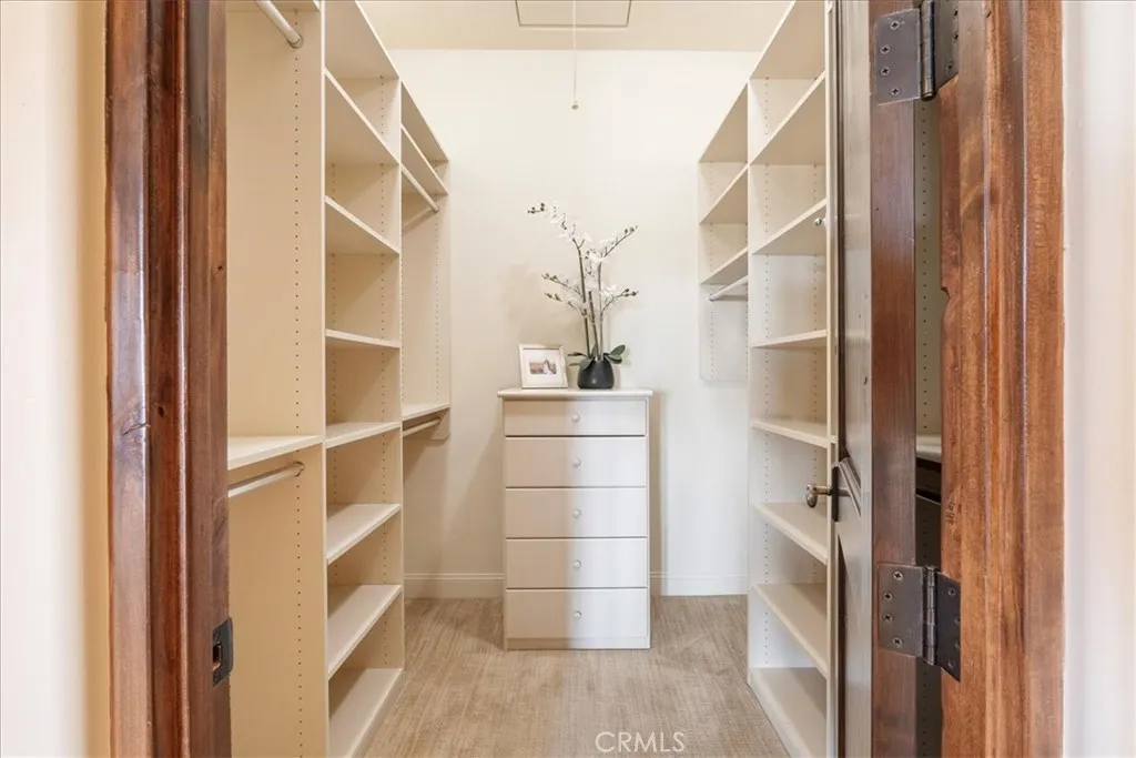 https://cdn.realtyfeed.com/cdn/127/306446498/0f24ca1f75cb3bae5d3df36c4ef1fb5b.webp