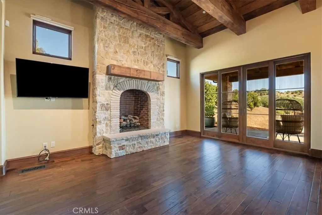 https://cdn.realtyfeed.com/cdn/127/306446498/1b0f7683af53d7aa61496438d16c2ed0.webp