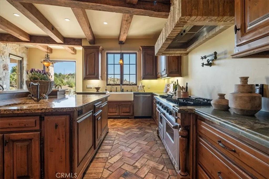 https://cdn.realtyfeed.com/cdn/127/306446498/70d37847ae8b3ea0976b62b03da0df9c.webp