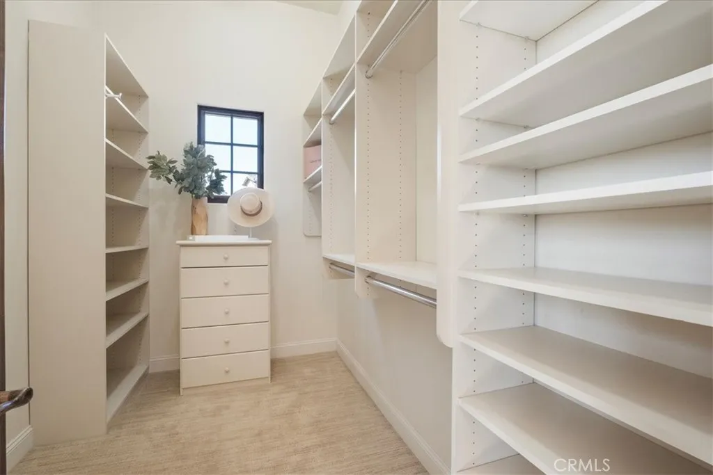 https://cdn.realtyfeed.com/cdn/127/306446498/724f6dcb5a60d7401ff456bba4563123.webp
