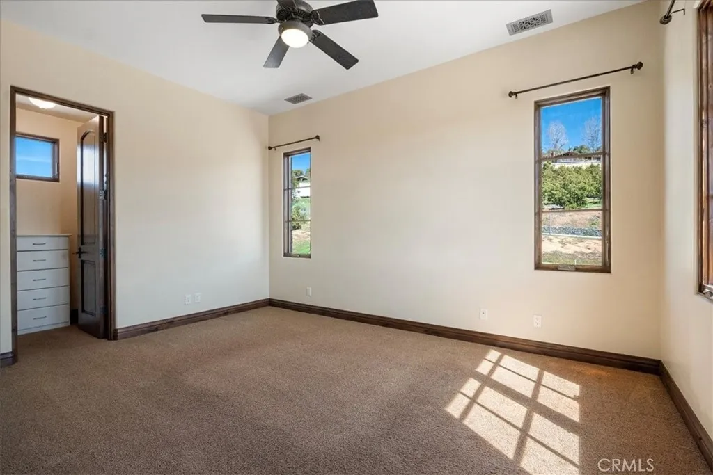 https://cdn.realtyfeed.com/cdn/127/306446498/dec9d1ee4ee809dfb54386e64533004d.webp