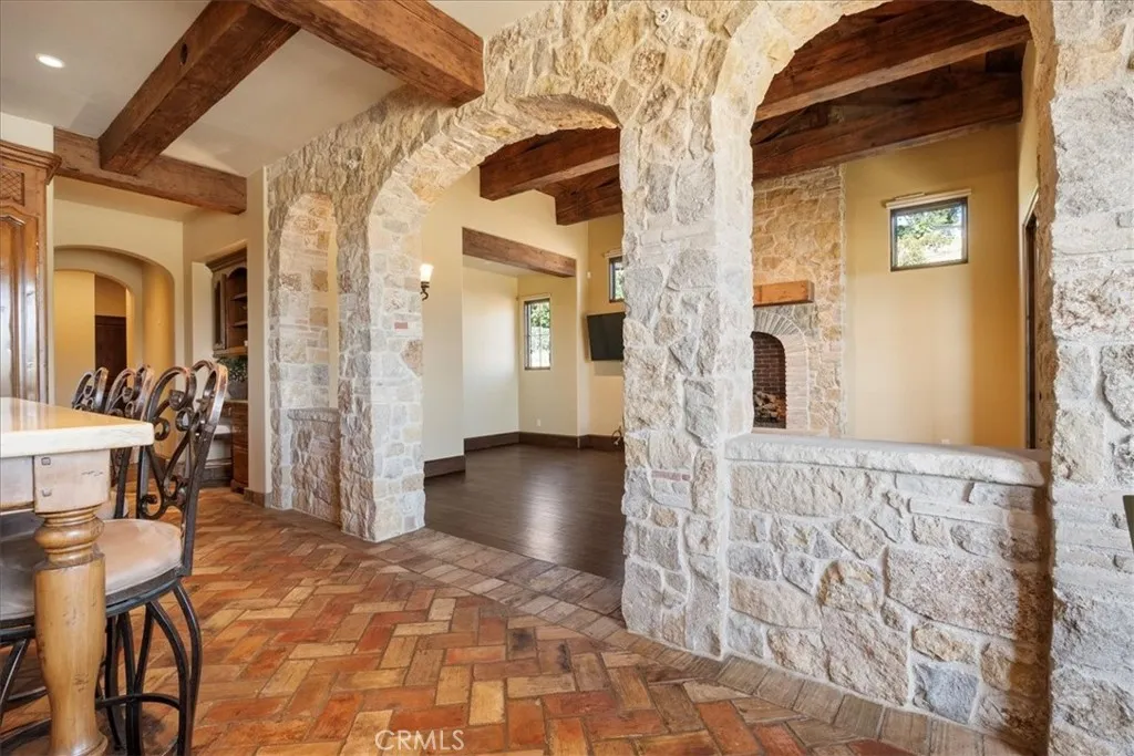 https://cdn.realtyfeed.com/cdn/127/306446498/df0a90d91afd6cb708f886a3b0a947b2.webp