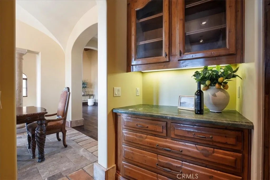 https://cdn.realtyfeed.com/cdn/127/306446498/fa44dc5ff4791bea7b2b5f92c00cd1db.webp