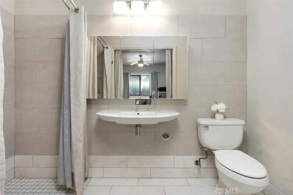 Photo #28: ND25110840 Listing: Photo #28