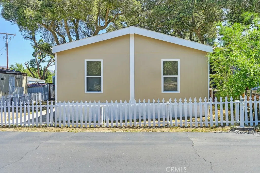 https://cdn.realtyfeed.com/cdn/127/306446716/1b506c06a9897933bf4cf7f579957e4a.webp