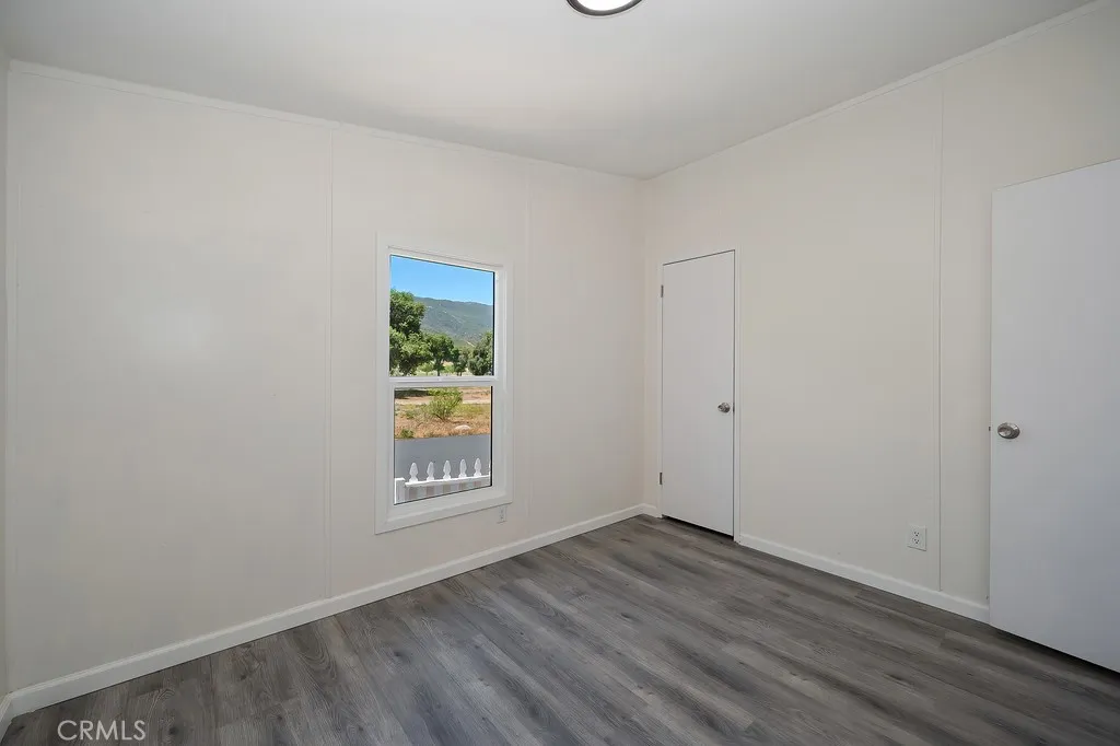 https://cdn.realtyfeed.com/cdn/127/306446716/40402be03759b57ba852684123d557d0.webp