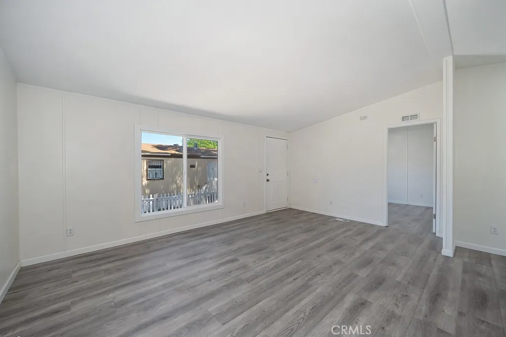 https://cdn.realtyfeed.com/cdn/127/306446716/70268c827647403be811e18159ed518f.webp