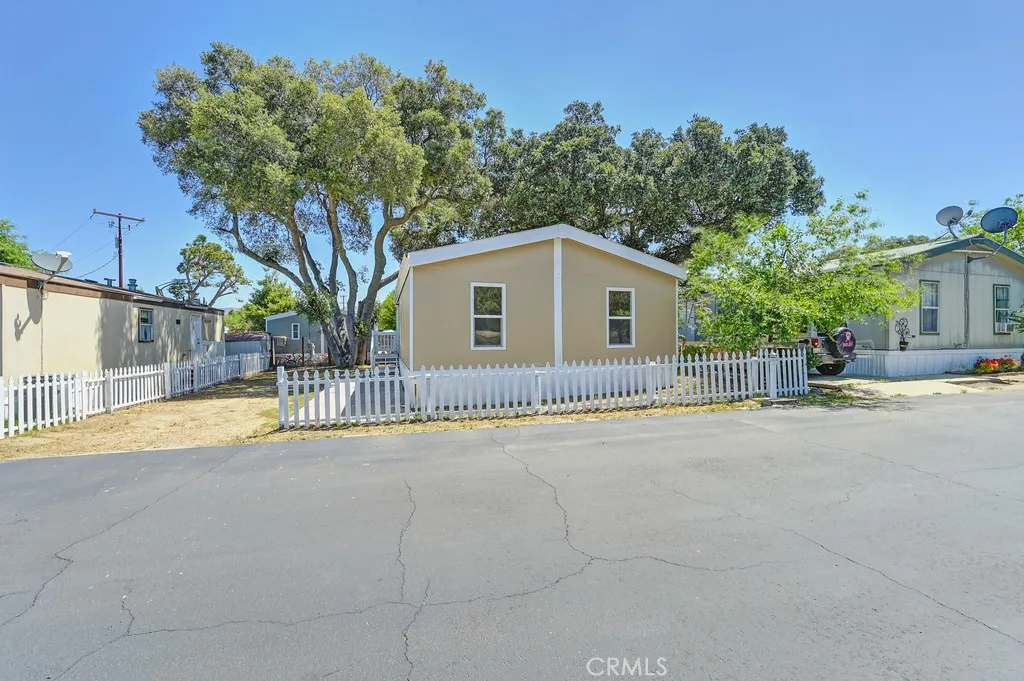 https://cdn.realtyfeed.com/cdn/127/306446716/995b2589e3c48f3c9020265a04804d7e.webp