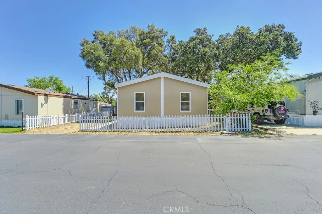 https://cdn.realtyfeed.com/cdn/127/306446716/d8aef4864d554ff65b7c1387e315c41a.webp