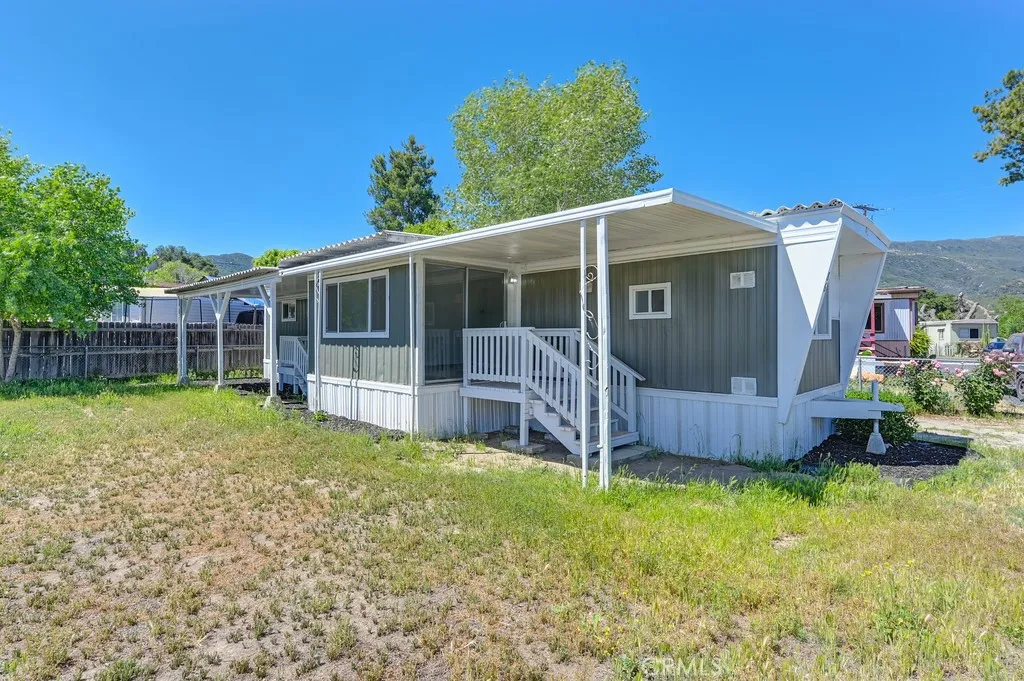 https://cdn.realtyfeed.com/cdn/127/306446717/2fdef1c8ce584c65ecdeb8be92ef0126.webp
