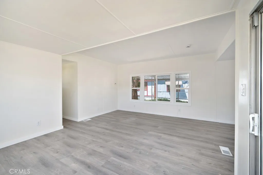 https://cdn.realtyfeed.com/cdn/127/306446717/57215b0e5325d703ccd3b57af6c78bf5.webp