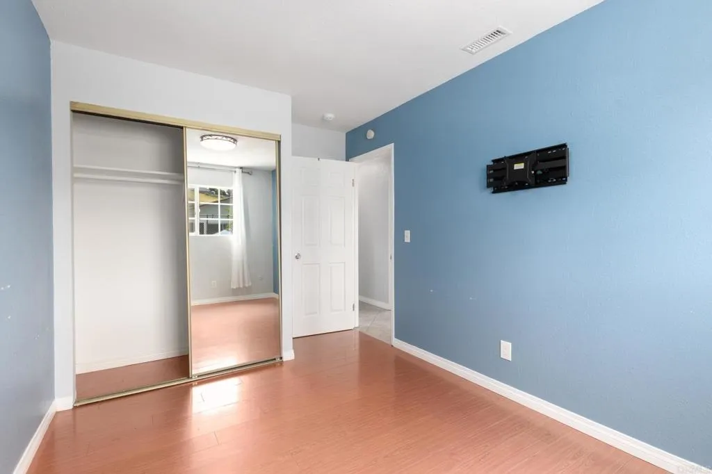 https://cdn.realtyfeed.com/cdn/127/306446732/4d151cb9477bf75f7668330ec0da4c5e.webp