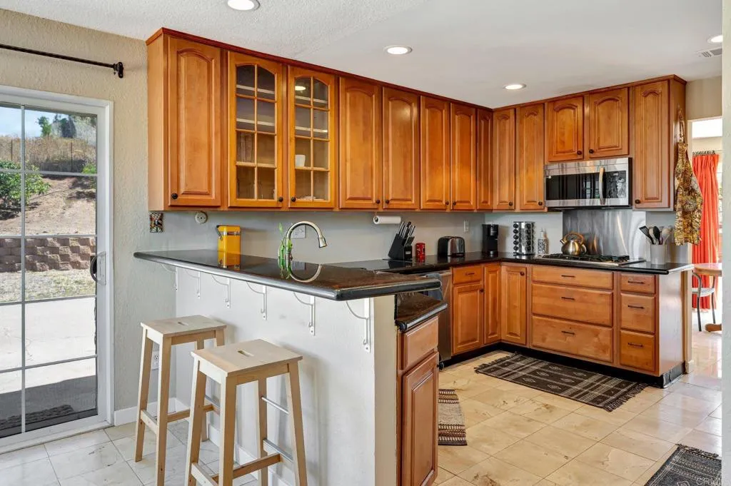 https://cdn.realtyfeed.com/cdn/127/306446848/1dcdc6b6e4d5122e7cbfe81384f2f39d.webp