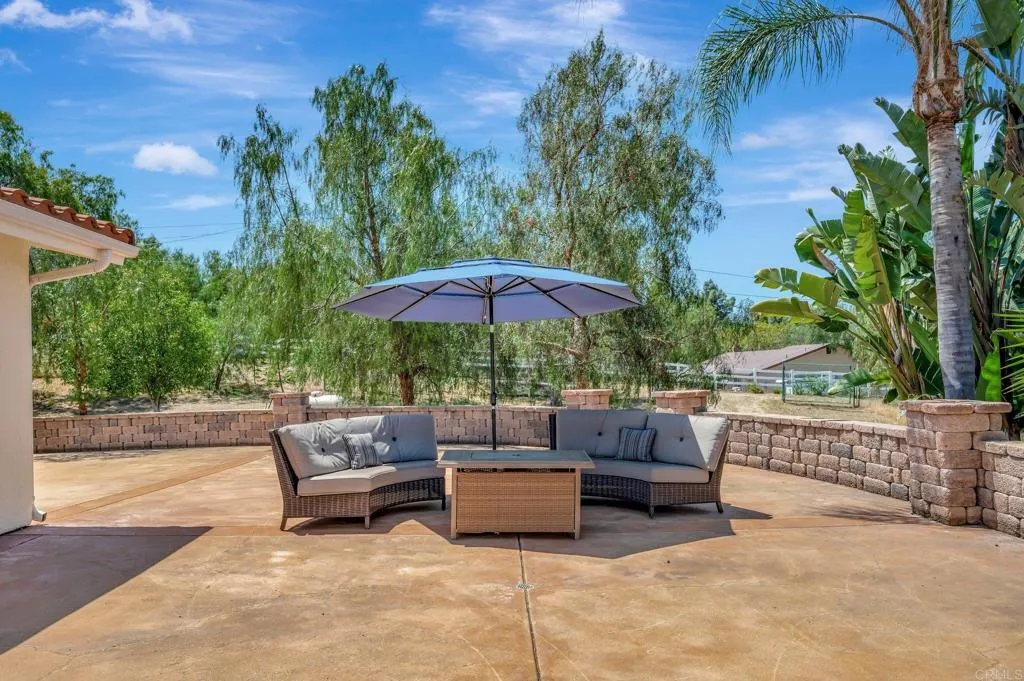 https://cdn.realtyfeed.com/cdn/127/306446848/7067eb1e3f1f4d91112397e726fd2a03.webp