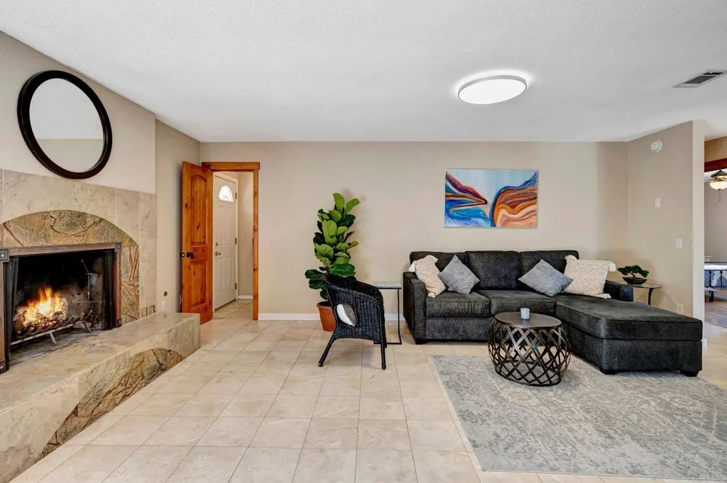 https://cdn.realtyfeed.com/cdn/127/306446848/7e3560e56cbc2cd443591751a5f8973d.webp