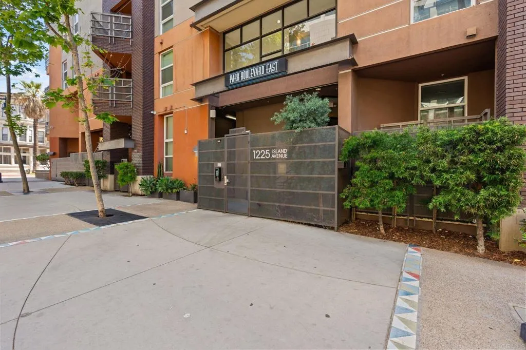 https://cdn.realtyfeed.com/cdn/127/306447295/117996b7ad5414a51cd93010b5b12c6b.webp