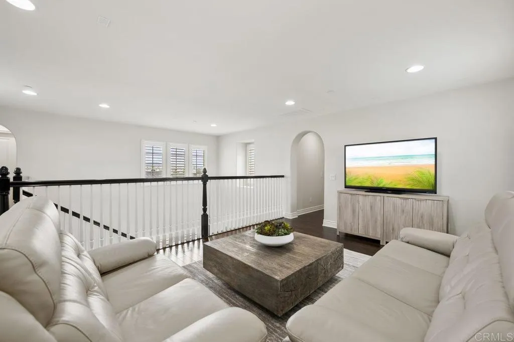 https://cdn.realtyfeed.com/cdn/127/306447320/bd199a8fe0452beee3c1ed4662e8faa1.webp