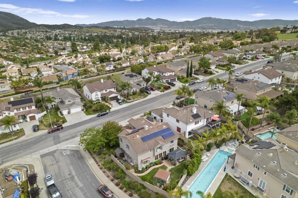 https://cdn.realtyfeed.com/cdn/127/306447366/42e2e46b65234e9d2121f26b8499e44d.webp