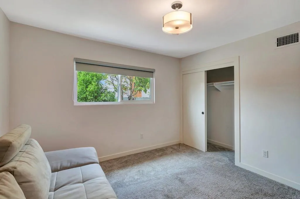 https://cdn.realtyfeed.com/cdn/127/306447483/1c1dba1db6839d1869248daa7384d955.webp