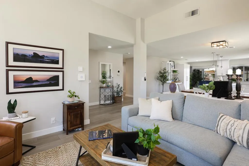 https://cdn.realtyfeed.com/cdn/127/306447511/97eab8ba2c9a0dd37e704c2bba5dad7b.webp