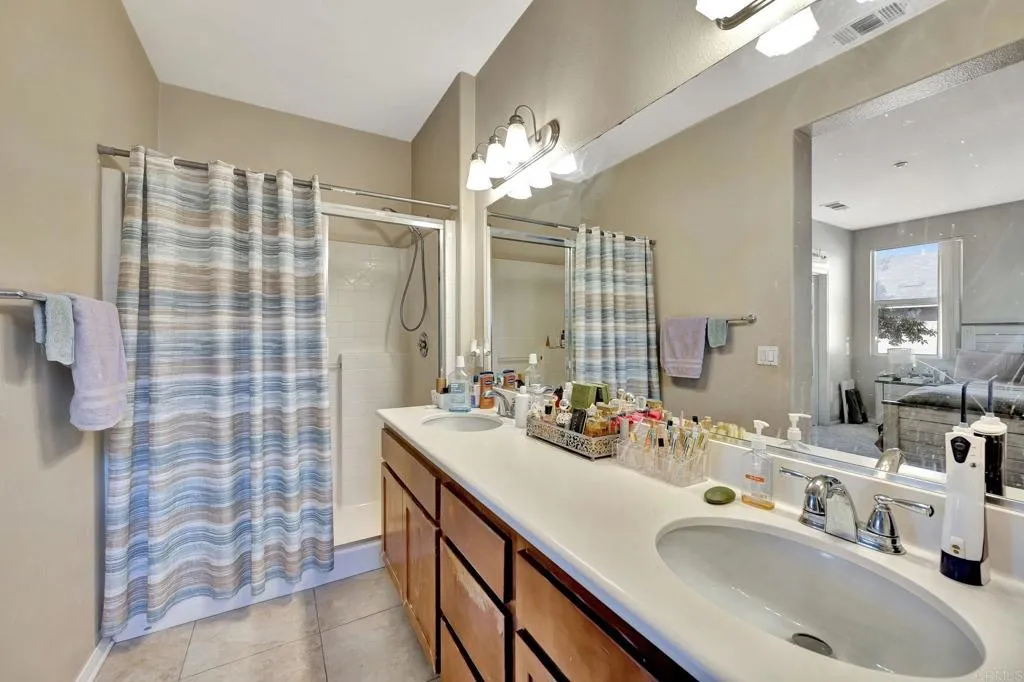 https://cdn.realtyfeed.com/cdn/127/306447575/b87ba48489df1e27c092ad25f2c21ab3.webp