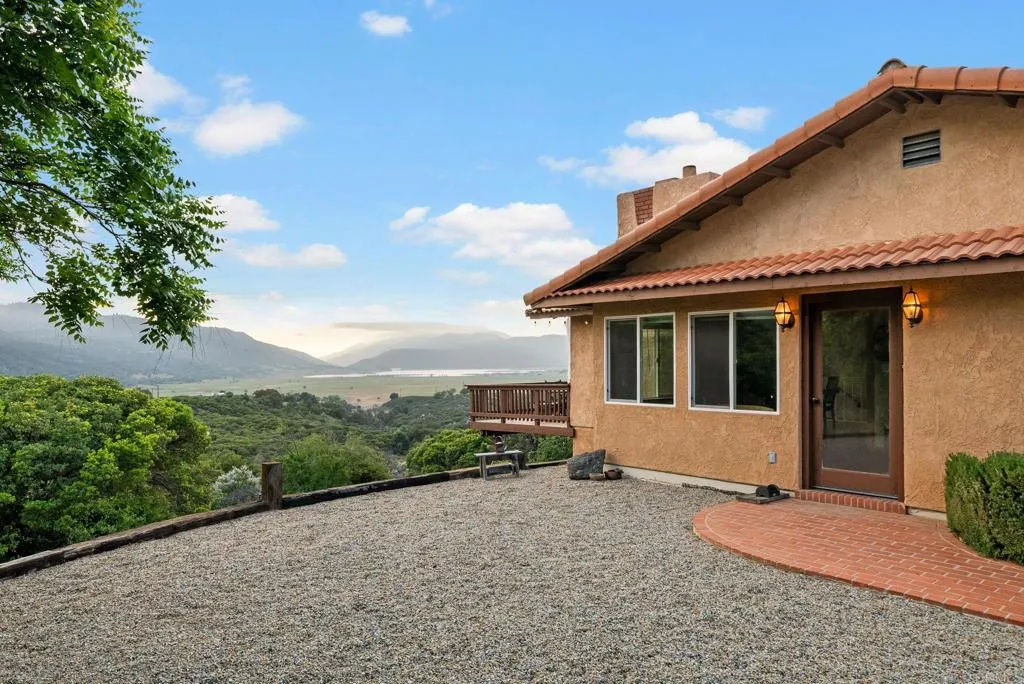https://cdn.realtyfeed.com/cdn/127/306447597/641b1f7f8da6bf3731c7ab9f48c54169.webp