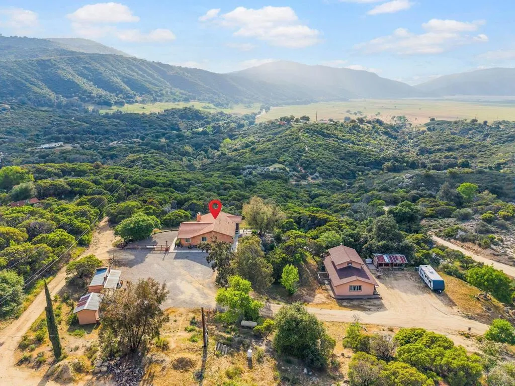 https://cdn.realtyfeed.com/cdn/127/306447597/6e5e61fc3f65156f33a555b2d15c9d19.webp