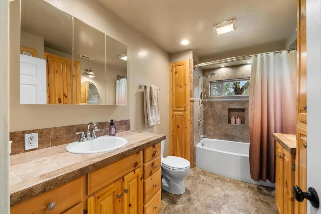 https://cdn.realtyfeed.com/cdn/127/306447597/751c679d1a347aa1cd00f15f144d135f.webp