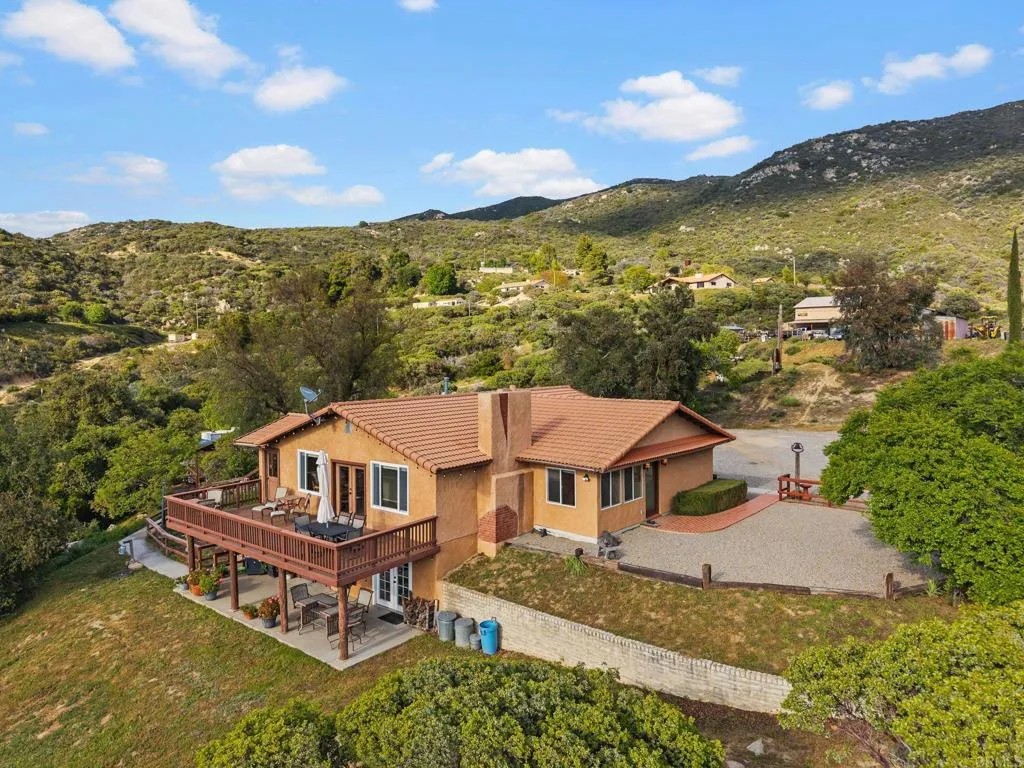 https://cdn.realtyfeed.com/cdn/127/306447597/9ec5f11882558f4f508c51bb369badd1.webp
