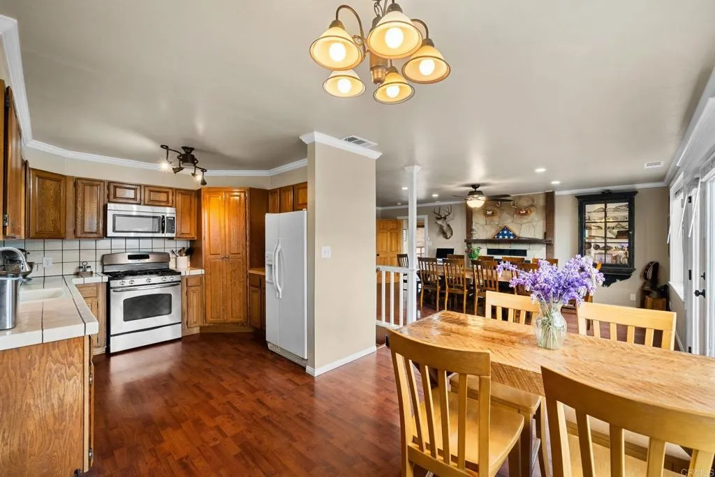 https://cdn.realtyfeed.com/cdn/127/306447597/c33872dacf922d4b8d092ebd70c32bcf.webp