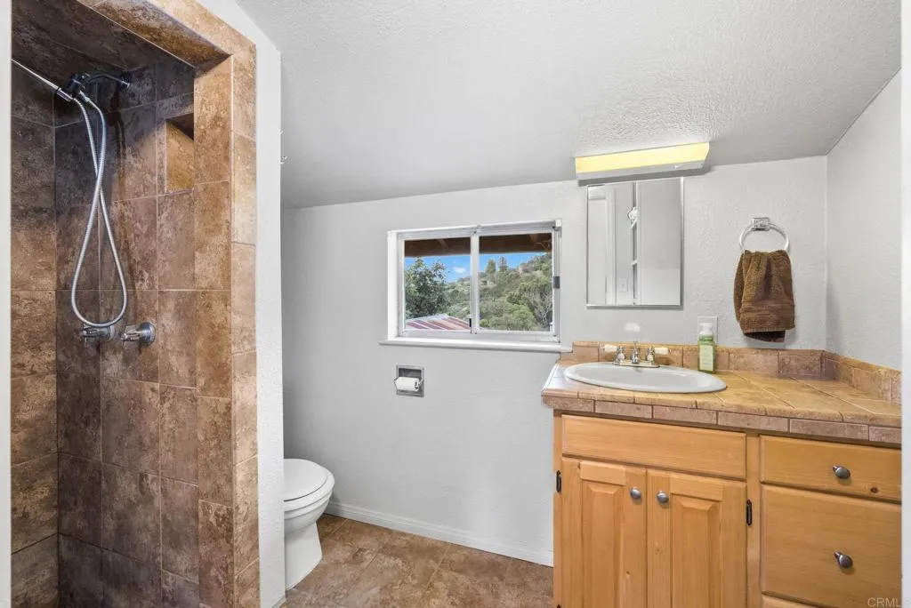 https://cdn.realtyfeed.com/cdn/127/306447597/fc731dad57f71bcbc5ab1bc12c2bef6a.webp