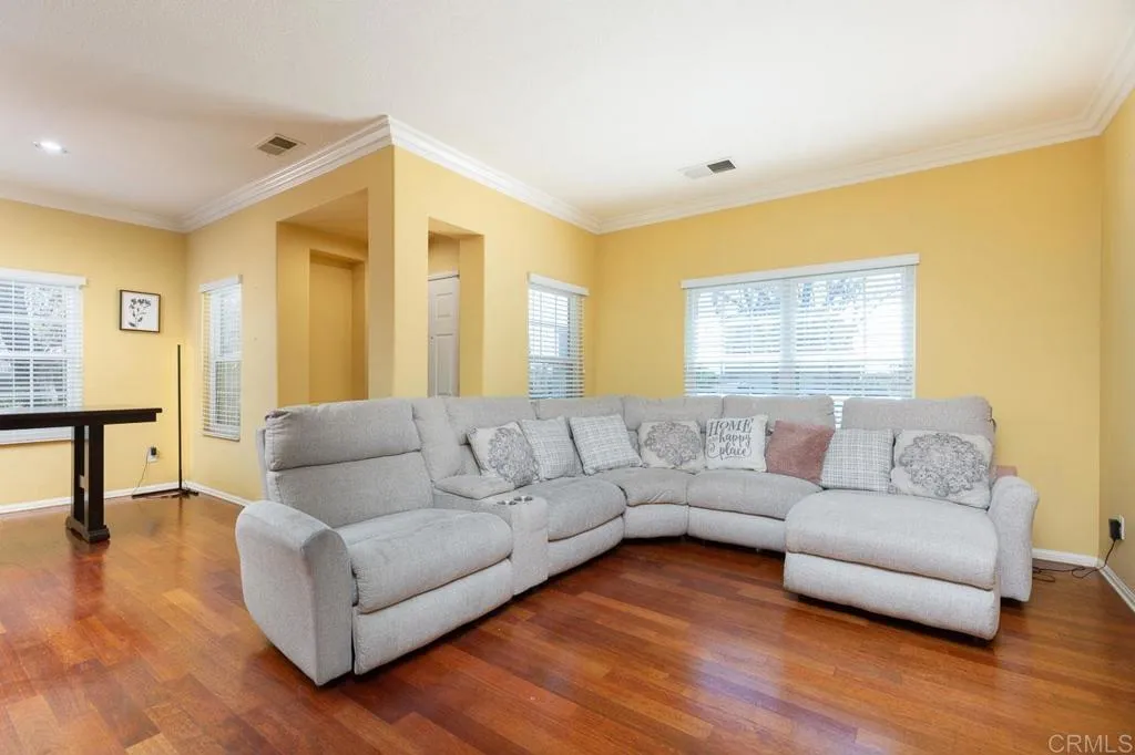 https://cdn.realtyfeed.com/cdn/127/306447691/db21f1e4ef9b94b5a57d09ecebf96c3f.webp