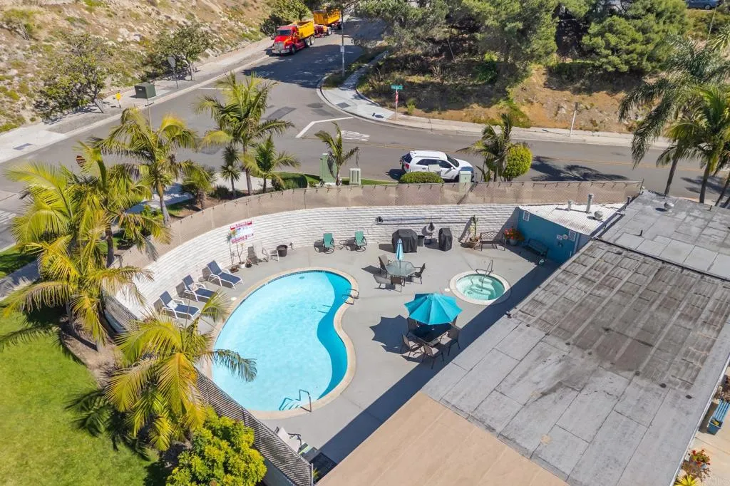 https://cdn.realtyfeed.com/cdn/127/306447762/f221ba530e41d123d41c305ed893bb88.webp