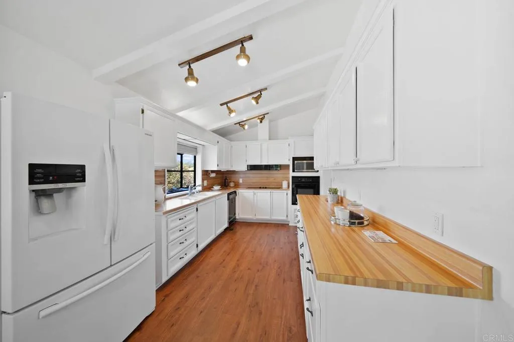 https://cdn.realtyfeed.com/cdn/127/306447919/aad88973b1e912aa9bd35d4bae0509c5.webp