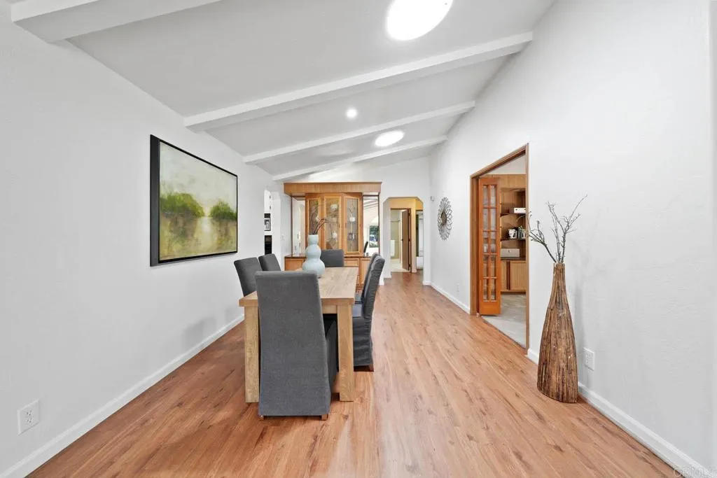 https://cdn.realtyfeed.com/cdn/127/306447919/cedf06185b8d968a37a60d196710cba6.webp
