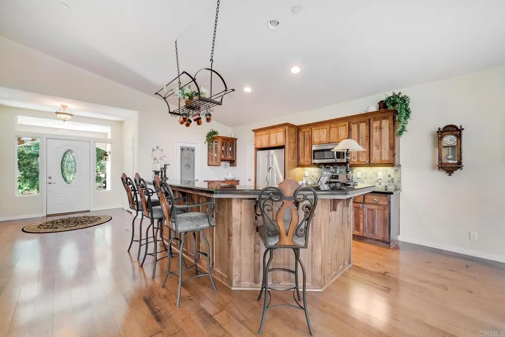 Photo #6: NDP2505068 Listing 