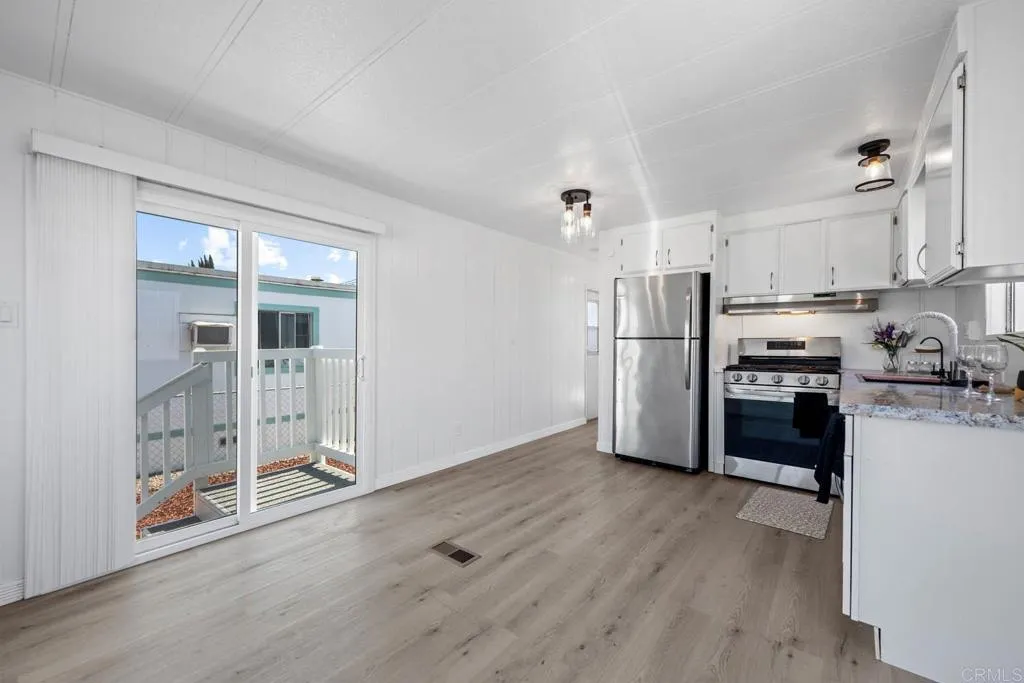 https://cdn.realtyfeed.com/cdn/127/306448250/52c0085d5509837f090f460fe9fd7a3a.webp