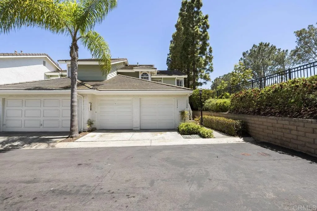 https://cdn.realtyfeed.com/cdn/127/306448264/7df4a0ceb8dcebc6251a4382ddcfb135.webp