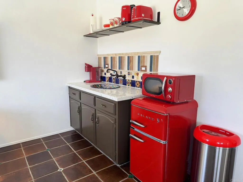 https://cdn.realtyfeed.com/cdn/127/306448296/a4a61236bc854c8240a803a9c588b16c.webp