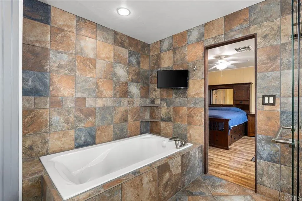 https://cdn.realtyfeed.com/cdn/127/306448365/a0a79daa44b9015af3738760b6c10b4c.webp