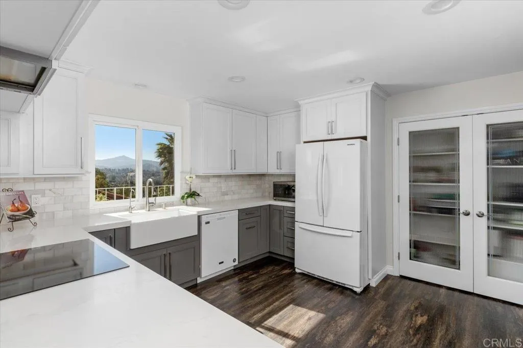 https://cdn.realtyfeed.com/cdn/127/306448370/4a8c5d77f2b2ab1b372d35e9b6fff100.webp