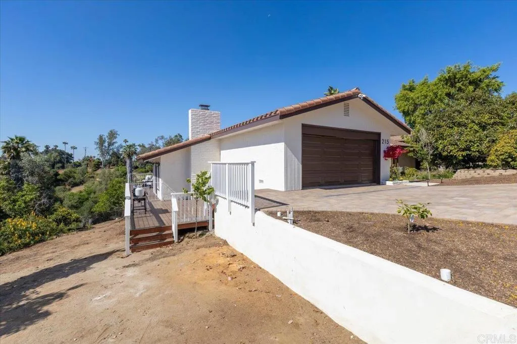 https://cdn.realtyfeed.com/cdn/127/306448370/f2810cf5200e9f49b1032086ae82eb76.webp