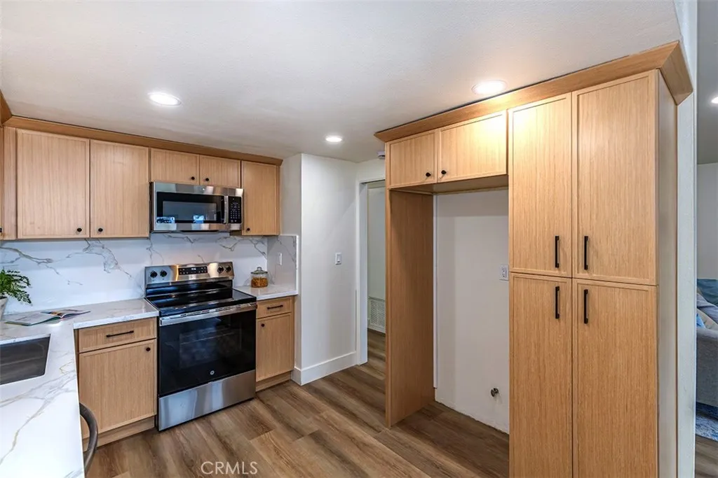 https://cdn.realtyfeed.com/cdn/127/306448616/8ea49fa56863213d4020b27ba85bbf3f.webp