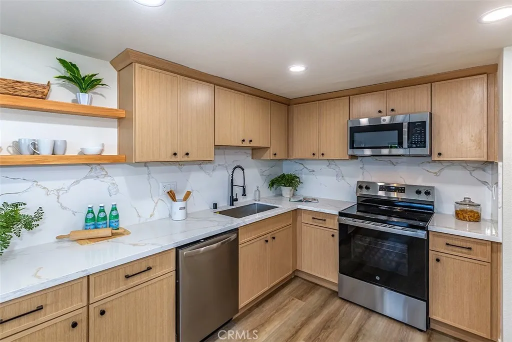 Photo #10: CV25115186 Listing: Photo #10