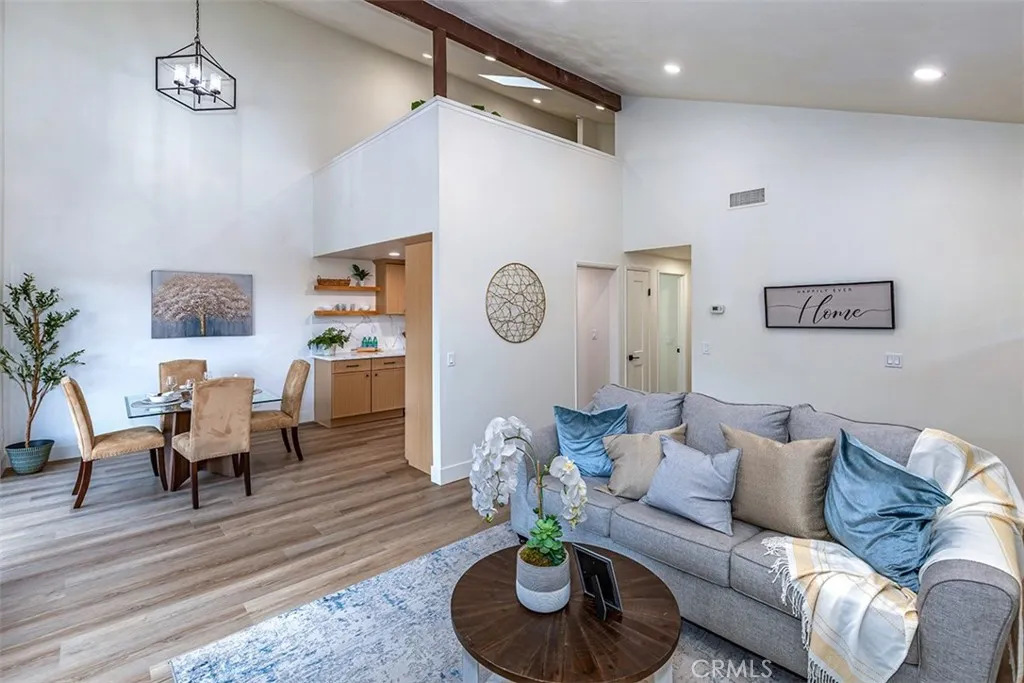 https://cdn.realtyfeed.com/cdn/127/306448616/ee8762a609ec09f9b7972b38d8380e33.webp